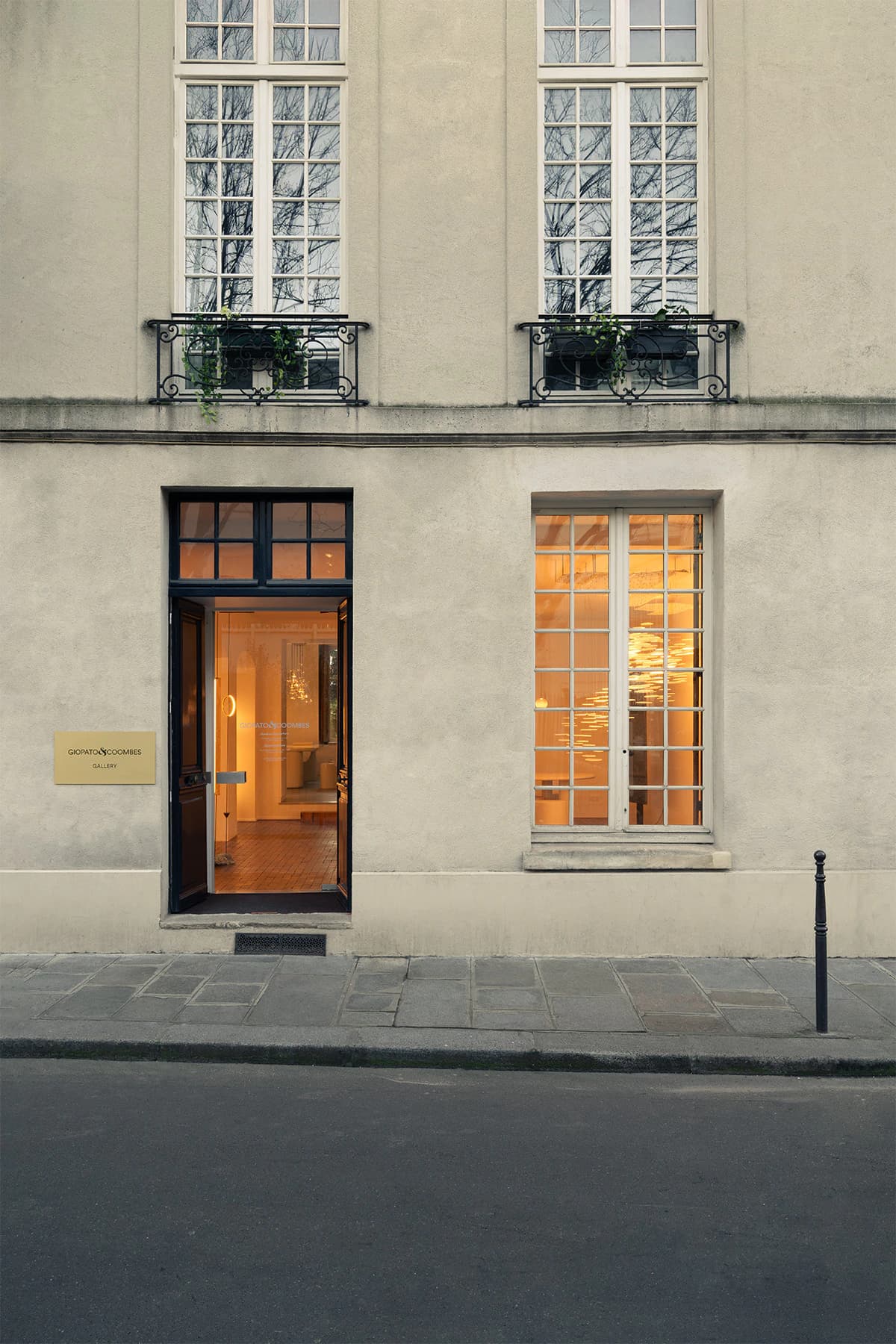 Image of the Paris Gallery from Giopato & Coombes